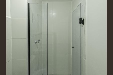 Banheiro de apartamento para alugar com 2 quartos, 37m² em Vila Jaraguá, São Paulo