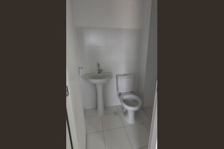 Banheiro de apartamento para alugar com 2 quartos, 37m² em Vila Jaraguá, São Paulo