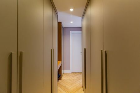 Apartamento à venda com 136m², 3 quartos e 2 vagasCloset da suíte 1