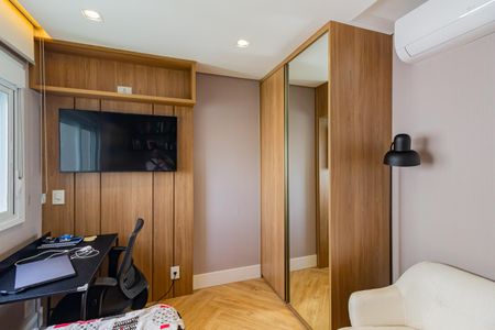 Apartamento à venda com 136m², 3 quartos e 2 vagasSuíte 2