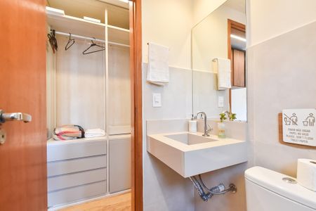 Studio para alugar com 30m², 1 quarto e sem vaga Studio para alugar com 30m², 1 quarto e sem vagaBanheiro