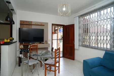 Sala de casa para alugar com 2 quartos, 80m² em Camburi, Maricá