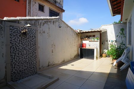 Casa para alugar com 80m², 2 quartos e 2 vagas Casa para alugar com 80m², 2 quartos e 2 vagasÁrea externa