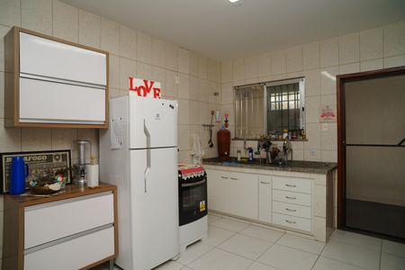 Cozinha de casa para alugar com 2 quartos, 80m² em Camburi, Maricá