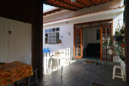 Casa para alugar com 80m², 2 quartos e 2 vagas Casa para alugar com 80m², 2 quartos e 2 vagasVaranda