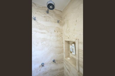 Apartamento à venda com 186m², 3 quartos e 4 vagasBanheiro Suíte 2