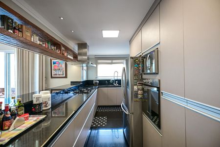 Apartamento à venda com 186m², 3 quartos e 4 vagasCozinha