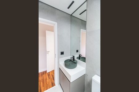 Casa de condomínio à venda com 525m², 4 quartos e 8 vagasBanheiro da Suíte