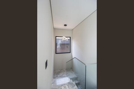 Casa de condomínio à venda com 525m², 4 quartos e 8 vagasEscada