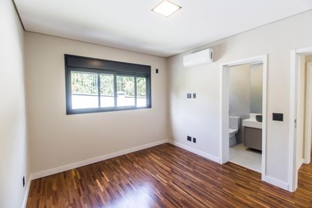 Casa de condomínio à venda com 525m², 4 quartos e 8 vagasSuíte 4