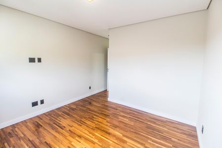 Casa de condomínio à venda com 525m², 4 quartos e 8 vagasSuíte 2