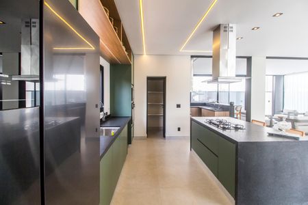 Casa de condomínio à venda com 525m², 4 quartos e 8 vagasCozinha