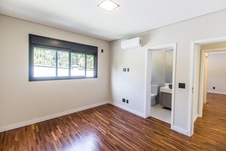 Casa de condomínio à venda com 525m², 4 quartos e 8 vagasSuíte 4