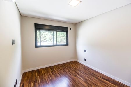 Casa de condomínio à venda com 525m², 4 quartos e 8 vagasSuíte 3