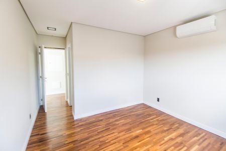 Casa de condomínio à venda com 525m², 4 quartos e 8 vagasSuíte 2