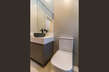 Casa de condomínio à venda com 525m², 4 quartos e 8 vagasBanheiro da Suíte