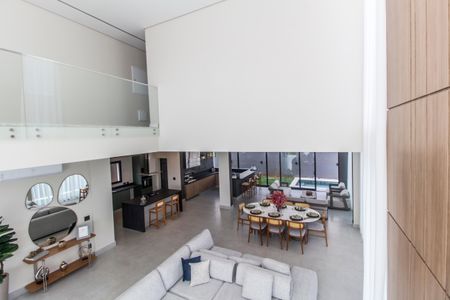 Casa de condomínio à venda com 525m², 4 quartos e 8 vagasVista