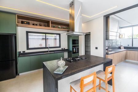 Casa de condomínio à venda com 525m², 4 quartos e 8 vagasCozinha