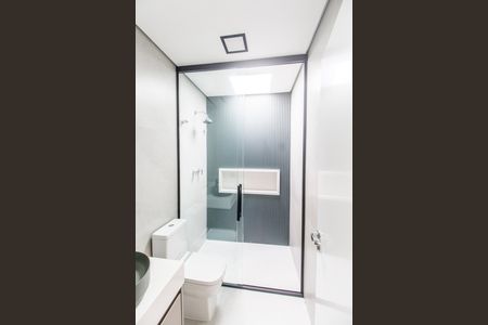 Casa de condomínio à venda com 525m², 4 quartos e 8 vagasBanheiro da Suíte