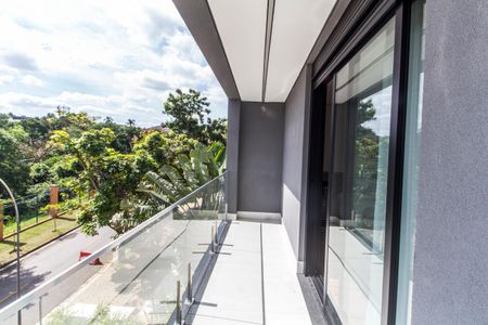 Casa de condomínio à venda com 525m², 4 quartos e 8 vagasVaranda