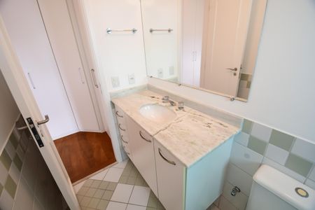 Casa de condomínio à venda com 146m², 3 quartos e 2 vagasBanheiro Suíte