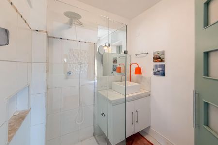Apartamento à venda com 74m², 2 quartos e 1 vaga Apartamento à venda com 74m², 2 quartos e 1 vagaBanheiro do Quarto 2