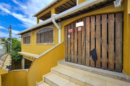 Casa para alugar com 132m², 4 quartos e 1 vagaEntrada