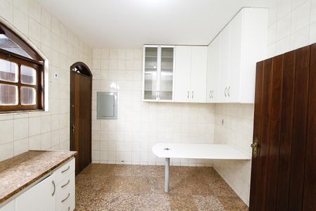 Casa à venda com 390m², 6 quartos e 2 vagasCozinha