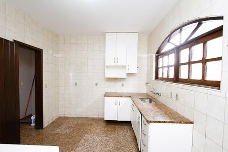 Casa à venda com 390m², 6 quartos e 2 vagasCozinha