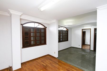 Casa à venda com 390m², 6 quartos e 2 vagasQuarto 5 SUÍTE  