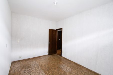 Casa à venda com 390m², 6 quartos e 2 vagasQuarto 2