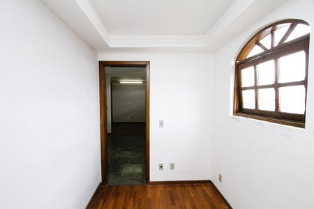 Casa à venda com 390m², 6 quartos e 2 vagasQuarto 5 SUÍTE  