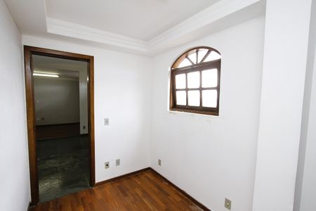 Casa à venda com 390m², 6 quartos e 2 vagasQuarto 5 SUÍTE  