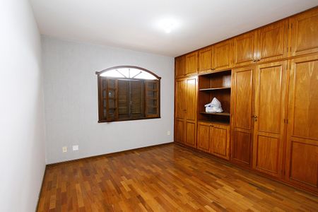 Casa à venda com 390m², 6 quartos e 2 vagasQuarto 3