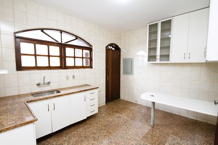 Casa à venda com 390m², 6 quartos e 2 vagasCozinha