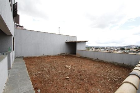 Casa à venda com 390m², 6 quartos e 2 vagasQuintal