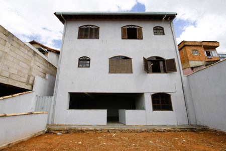 Casa à venda com 390m², 6 quartos e 2 vagasQuintal