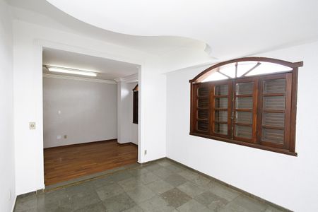 Casa à venda com 390m², 6 quartos e 2 vagasQuarto 5 SUÍTE  