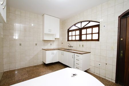 Casa à venda com 390m², 6 quartos e 2 vagasCozinha