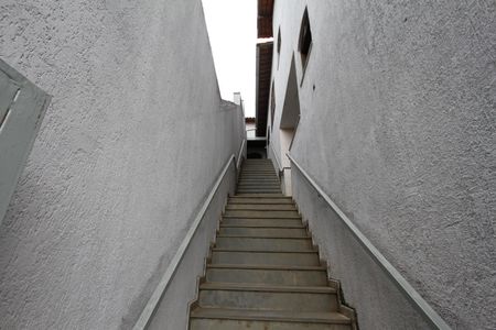 Casa à venda com 390m², 6 quartos e 2 vagasEscada