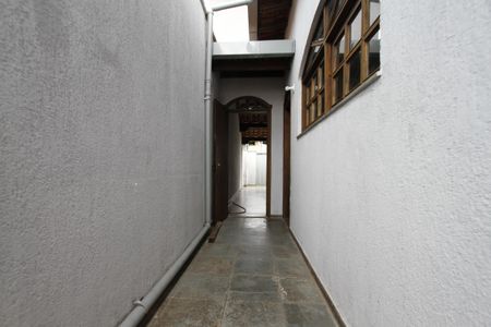 Casa à venda com 390m², 6 quartos e 2 vagasCorredor