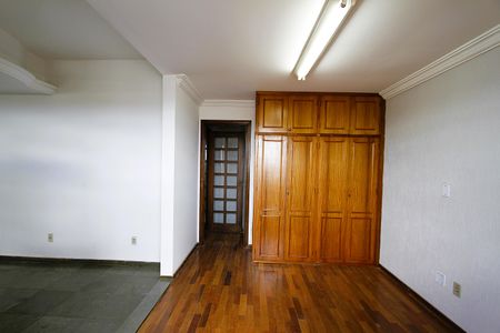 Casa à venda com 390m², 6 quartos e 2 vagasQuarto 5 SUÍTE  