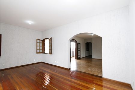 Sala de casa à venda com 6 quartos, 390m² em São Marcos, Belo Horizonte