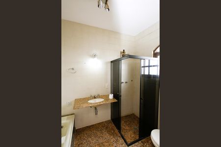 Casa à venda com 390m², 6 quartos e 2 vagasBanheiro 2 da Suíte 