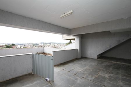 Casa à venda com 390m², 6 quartos e 2 vagasÁrea externa