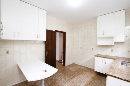 Casa à venda com 390m², 6 quartos e 2 vagasCozinha