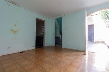 Sala de casa à venda com 2 quartos, 250m² em Vila Nhocuné, São Paulo