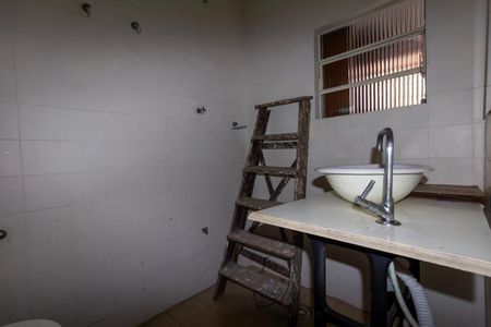 Casa para alugar com 250m², 2 quartos e 10 vagasBanheiro 2