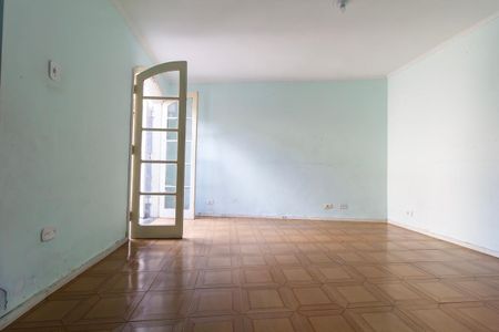 Sala de casa à venda com 2 quartos, 250m² em Vila Nhocuné, São Paulo