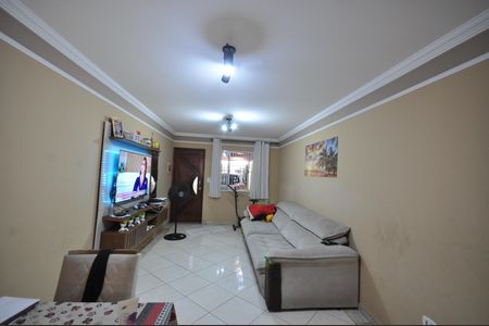 Casa à venda com 120m², 3 quartos e 2 vagasSala